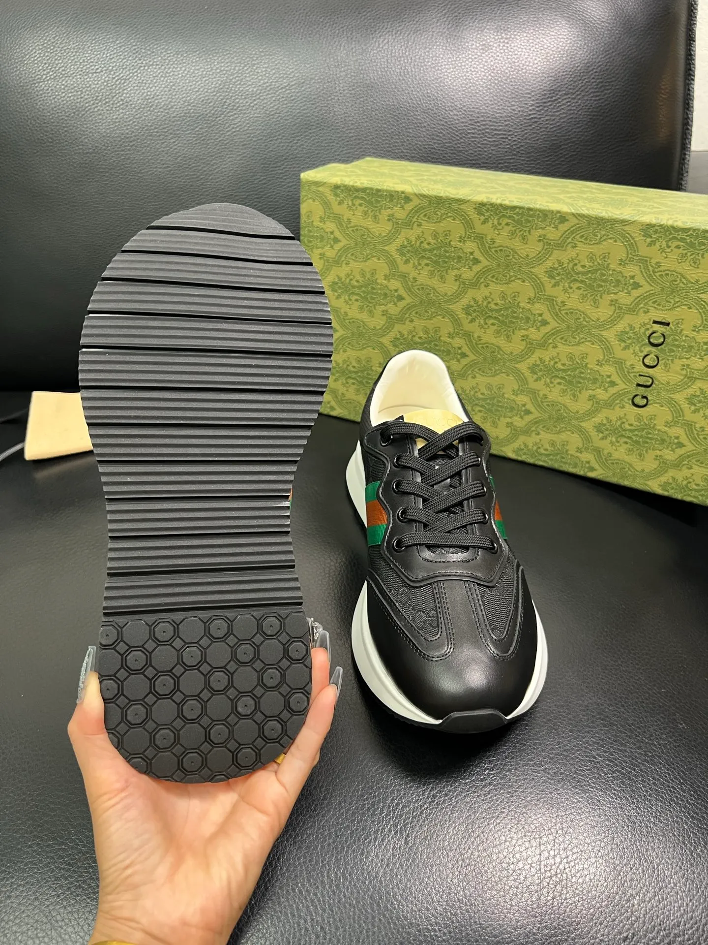 Men's shoes 💰800 Gucci top purchasing Gucci counter new model, original factory configuration of imported cowhide from Italy with printed cloth fabric, imported cowhide lining, breathable and comfortable, sole: original factory special sole is super comfortable, original factory and single goods are high quality, welcome to compare, code number 38-44 (customized 45 46) 85865